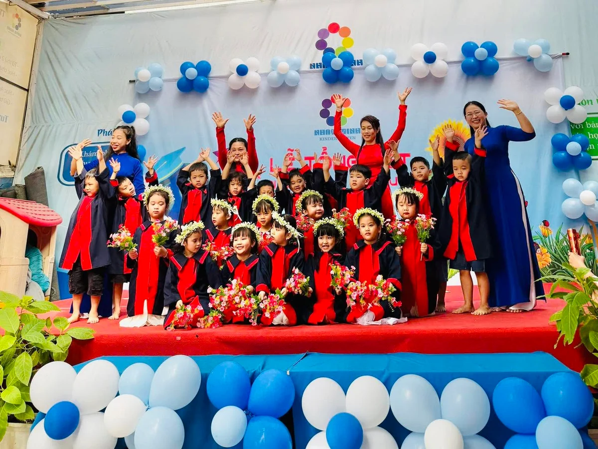 Văn Nghệ & Tốt Nghiệp Lớp Lá